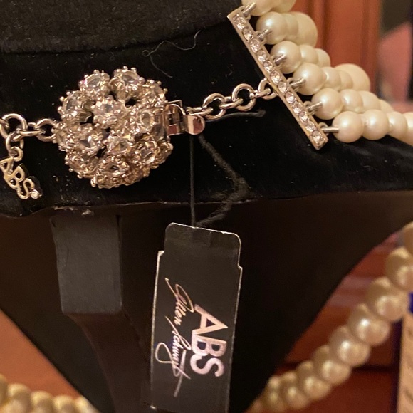 Multi-Strand Pearl Necklace - Picture 2 of 2